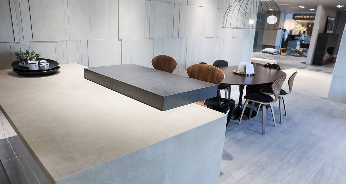 rak-ceramics-showroom-interior-countertop