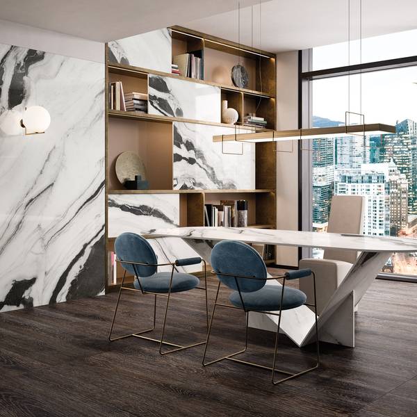 Modern Living room featuring white tones with porcelain tiles, creating an elegant atmosphere.